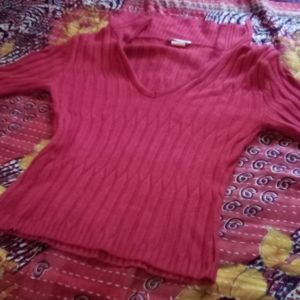 S red Charlotte russe 3/4 length sleeves crop top